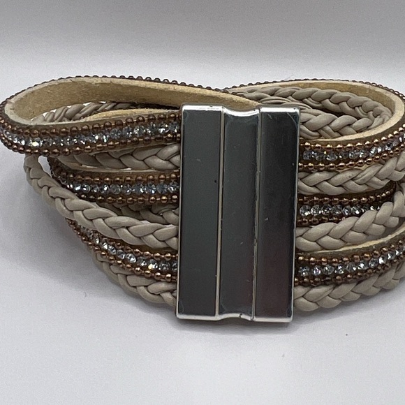 4 Magnetic leather bracelets - Picture 7 of 16